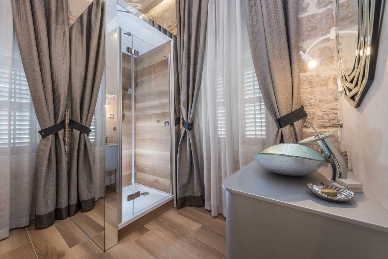 Zara Palace - Design Rooms Εξωτερικό φωτογραφία